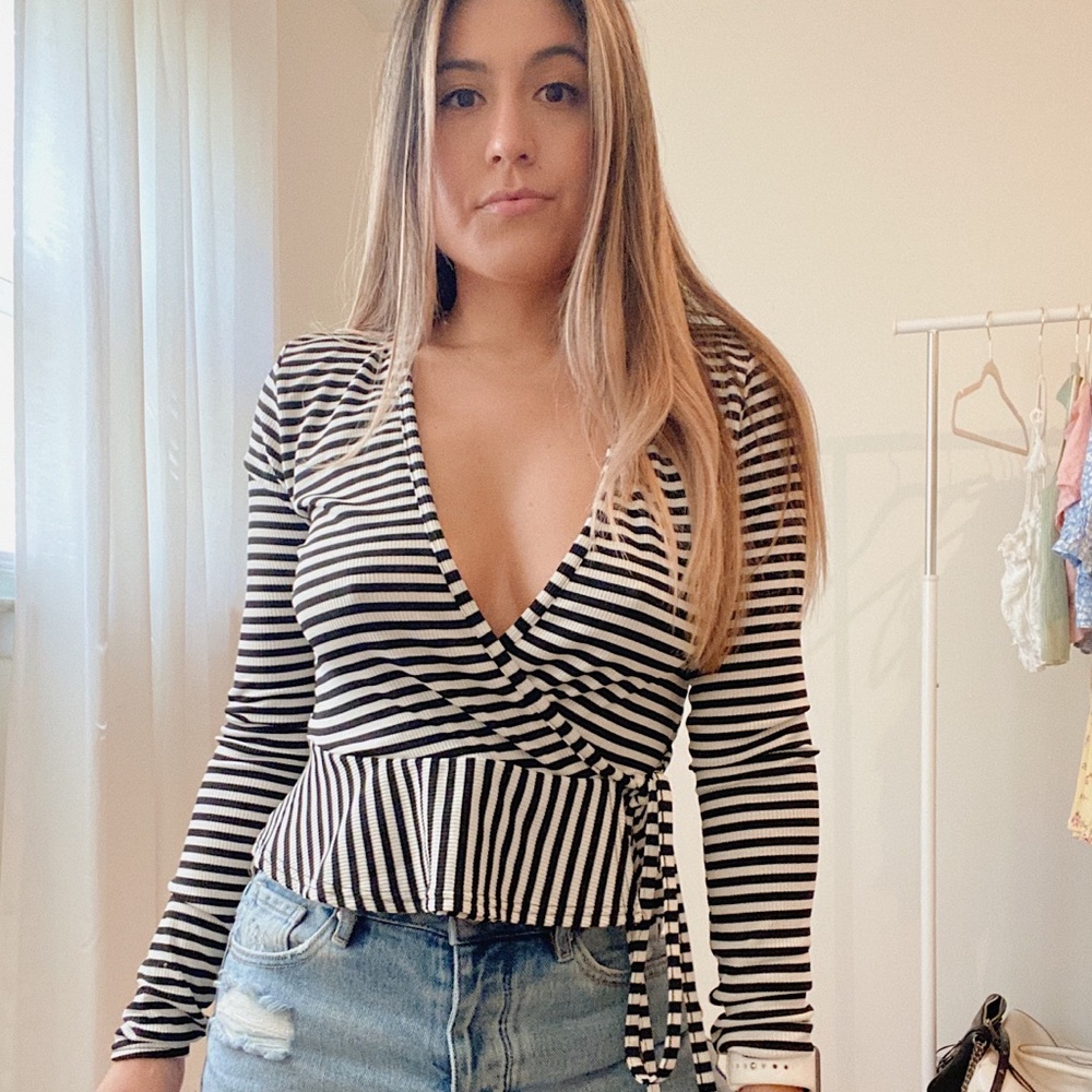 Low Cut long sleeve top
